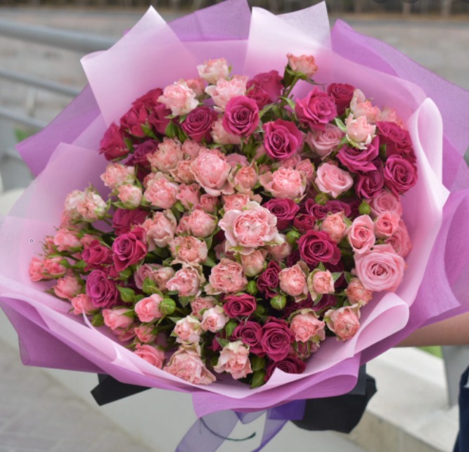 Kemer Florist baby roses 51 piece 